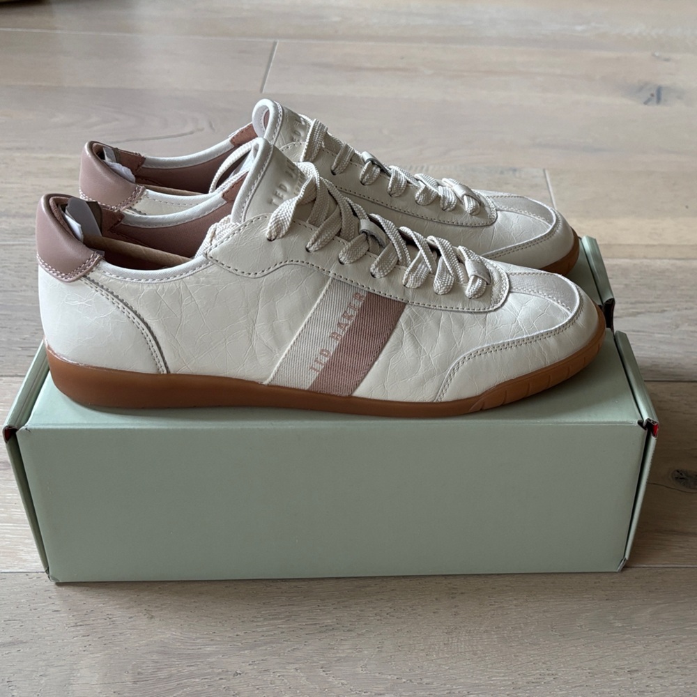 NWT Ted Baker White and Blush Low-Top Sneakers